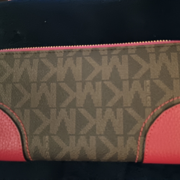 LADIES WALLET BY MICHAEL KORS - Picture 4 of 4